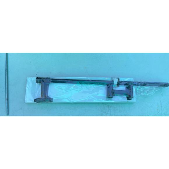 Averland 18 in. Wall Mount Towel Bar Bath Hardware Accessory in Matte Black - Picture 2 of 3